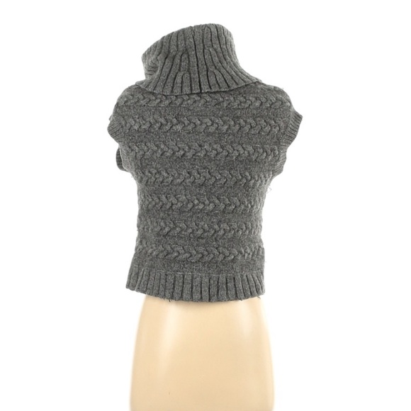 Banana Republic
Size XS Wool Pullover Sweater - Picture 2 of 2